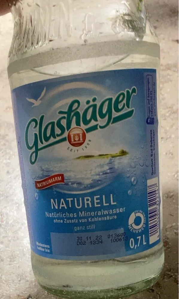 Natürliches Mineralwasser