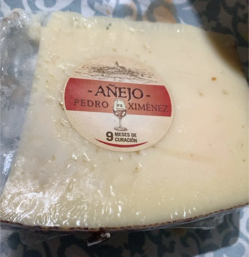 Queso de oveja, cabra, vaca madurado con vino