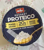 Dessert proteico alla vaniglia con panna