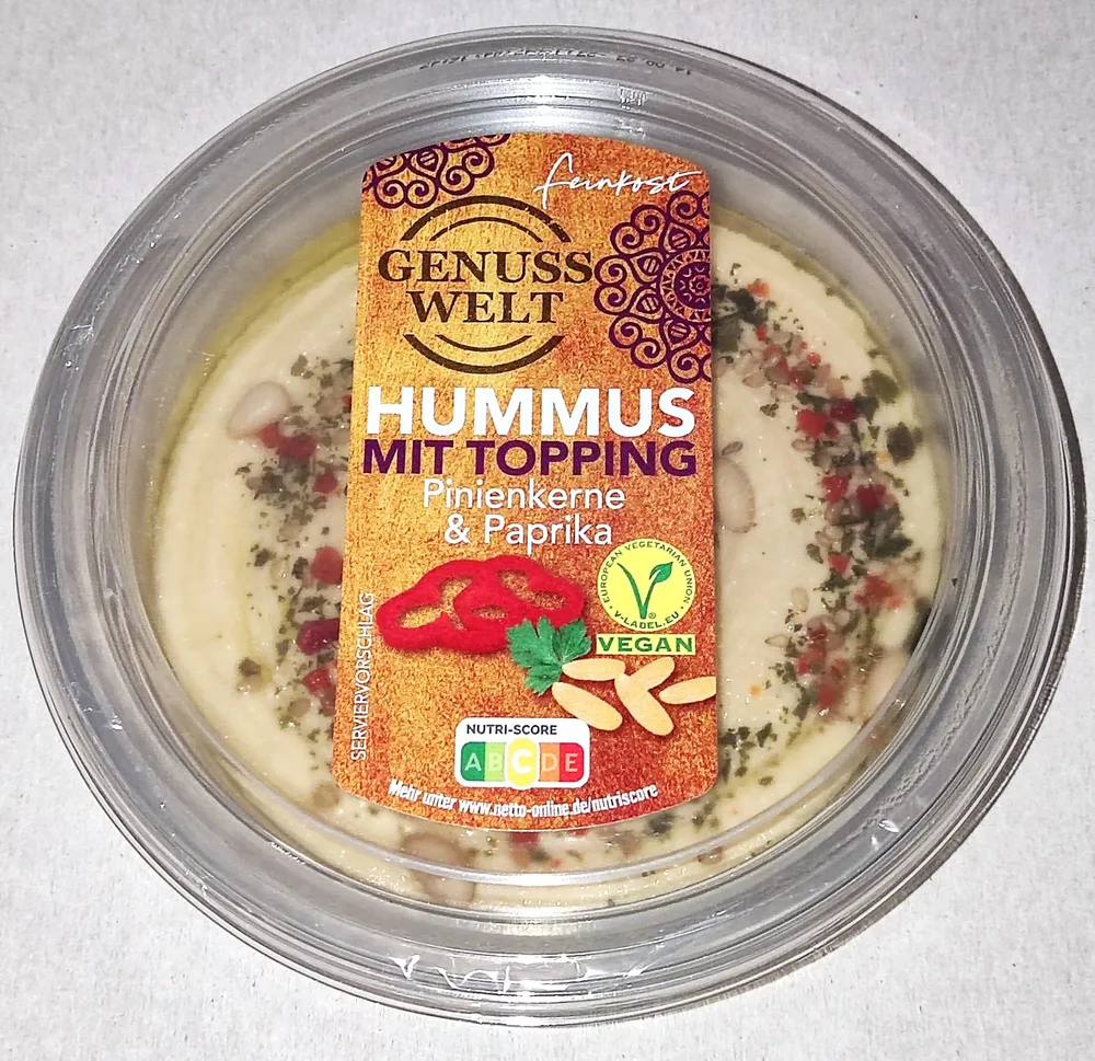 Hummus mit Topping - Pinienkerne & Paprika