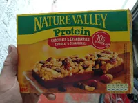 Protein chocolate and cranberries