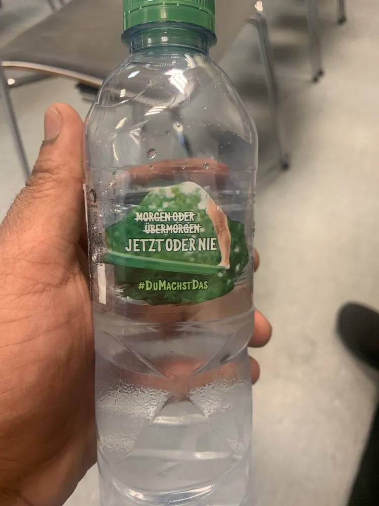 Volvic naturelle, ohne Kohlensäure 0,5l PET EW