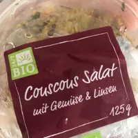 Couscous-Salat mit Gemüse und Linsen