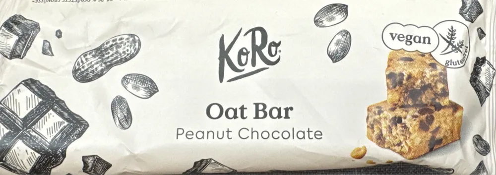 Organic baked oatmeal bar with peanut and chocolate
