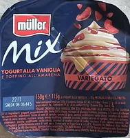 Yogurt alla vaniglia e topping all’amarena