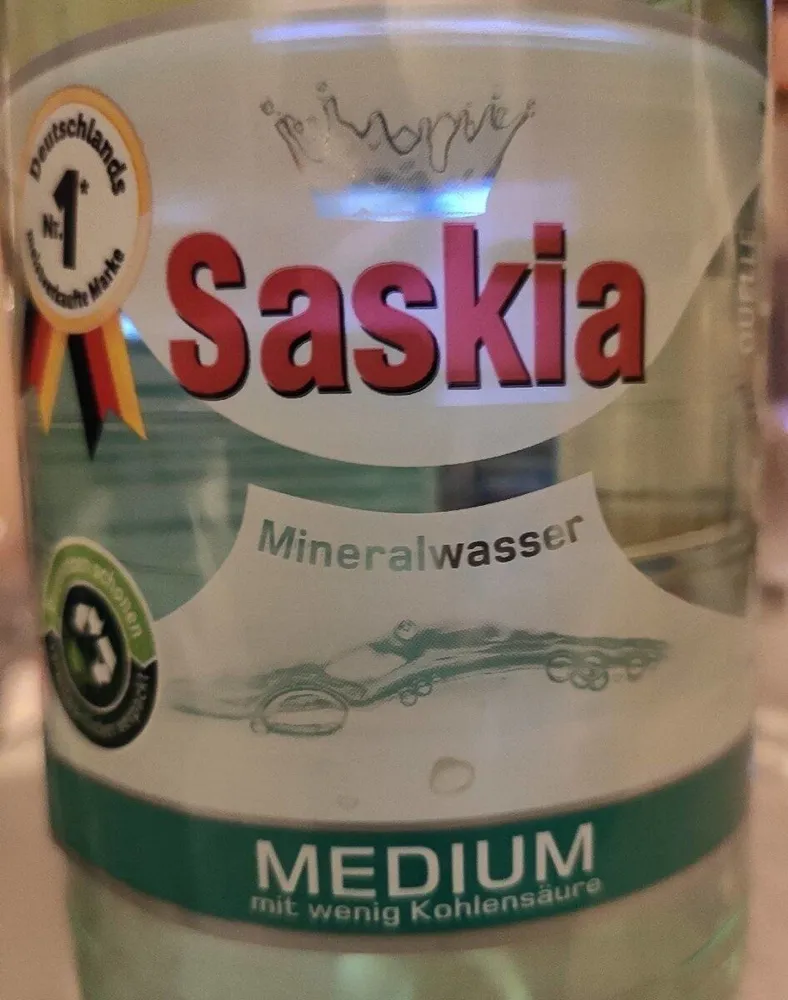 Mineralwasser medium
