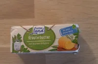 Kräuterbutter mit frischen Kräutern