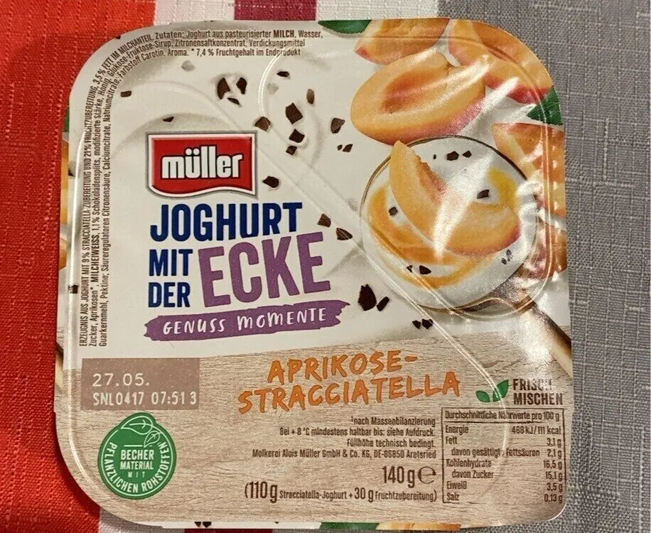 JOGHURT MIT DER ECKE APRIKOSE-STRACCIATELLA