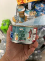Thunfischstücke mit Gemüse in Dressing