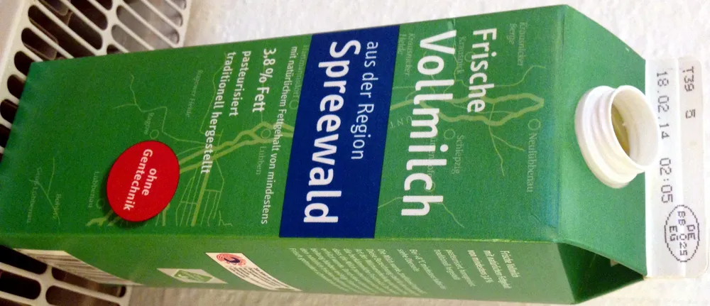 Frische Vollmilch