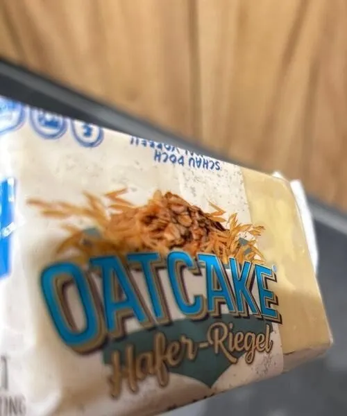 Oat cake yoghurt