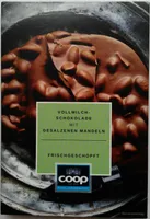 Vollmilchschokolade mit gesalzenen Mandeln