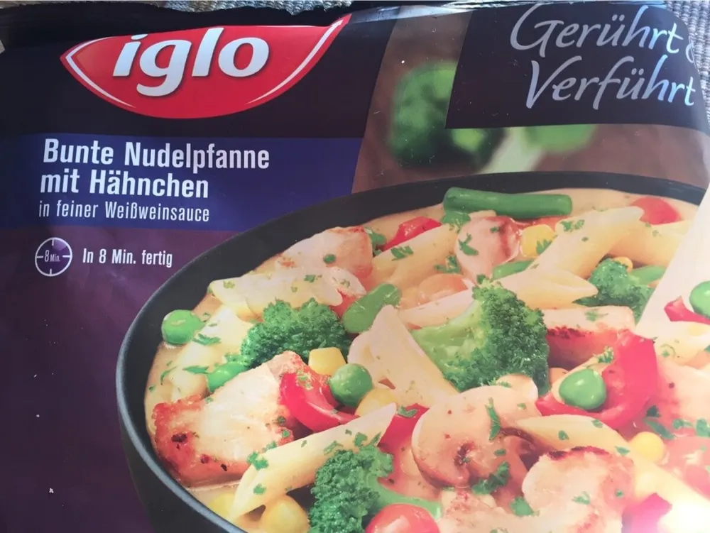 Bunte Nudelpfannz mit Hähncheb