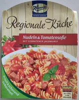 Regionale Küche Nudeln und Tomatensauce