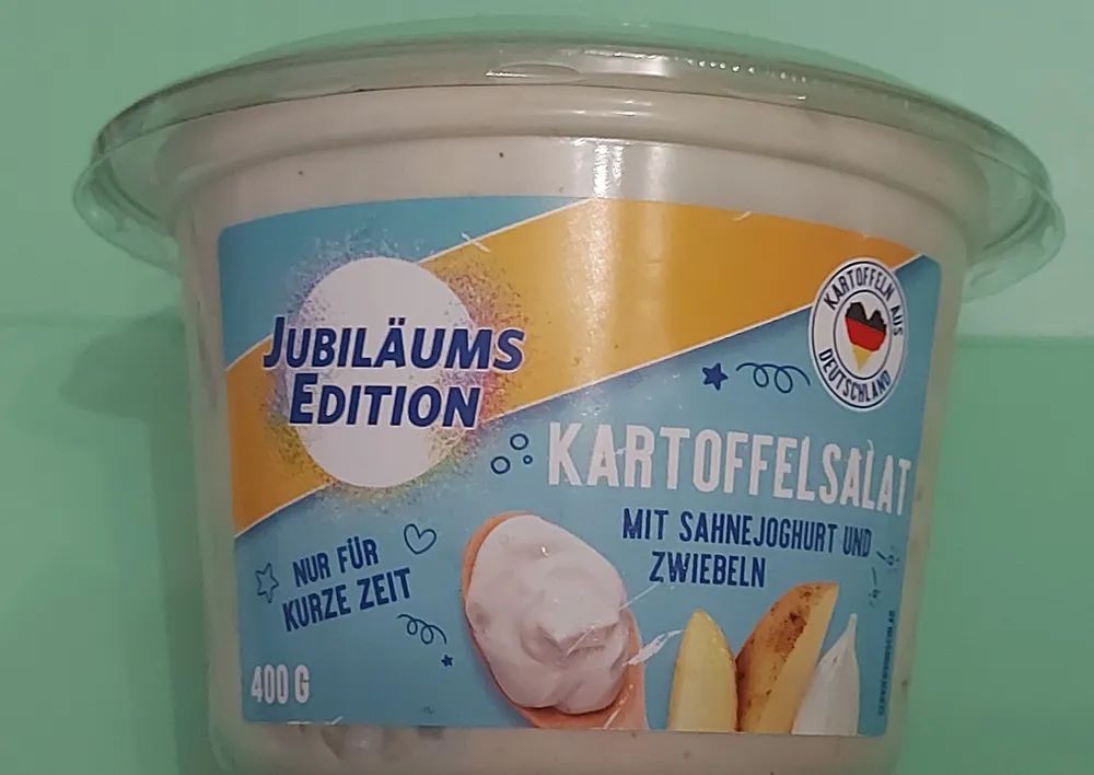 Kartoffelsalat mit Sahnejoghurt und Zwiebeln