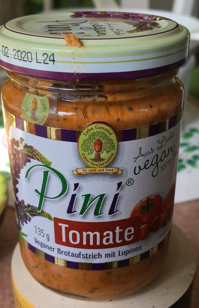 Pini, Tomate