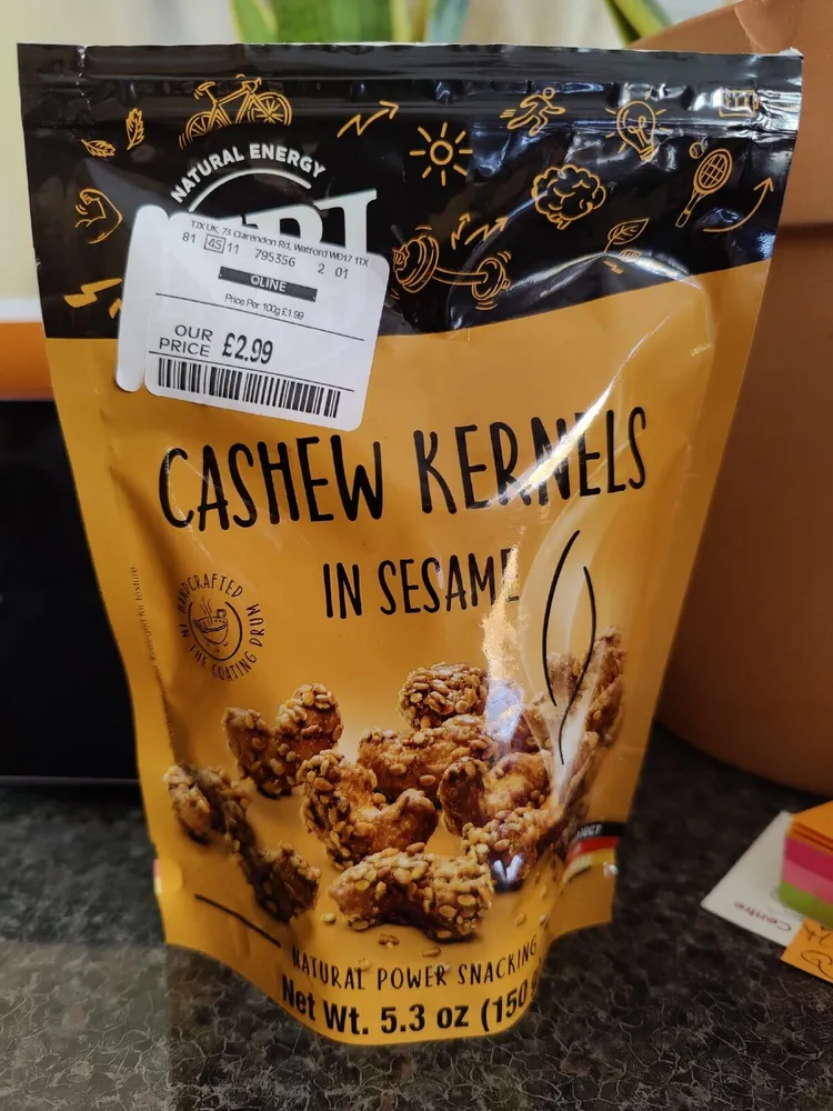 Cashew kernels In Sesame
