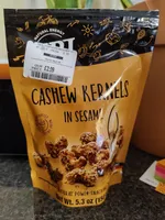 Cashew kernels In Sesame