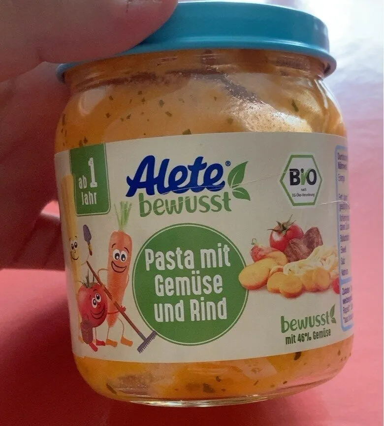 Pasta mit gemuse und rind