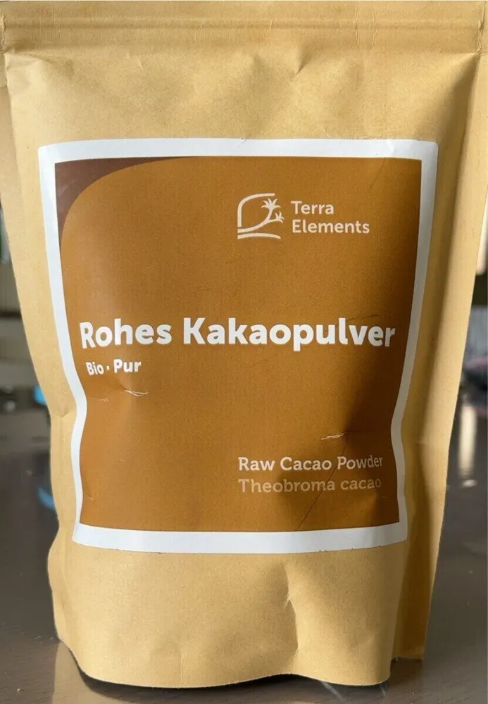 Raw cacao powder