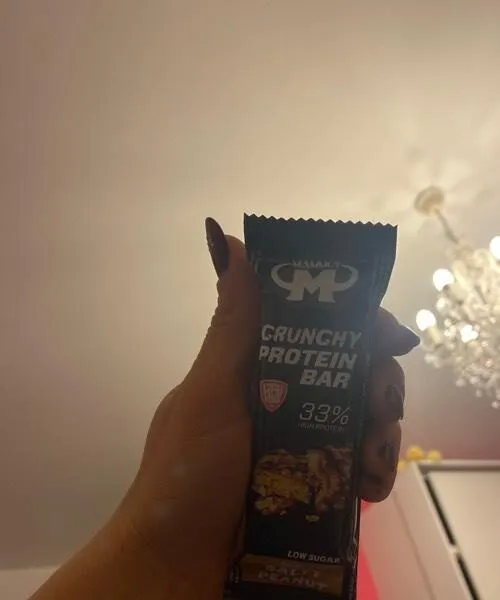 Crunchy protein bar salty peanut