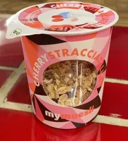 Cherry stracciatella muesli