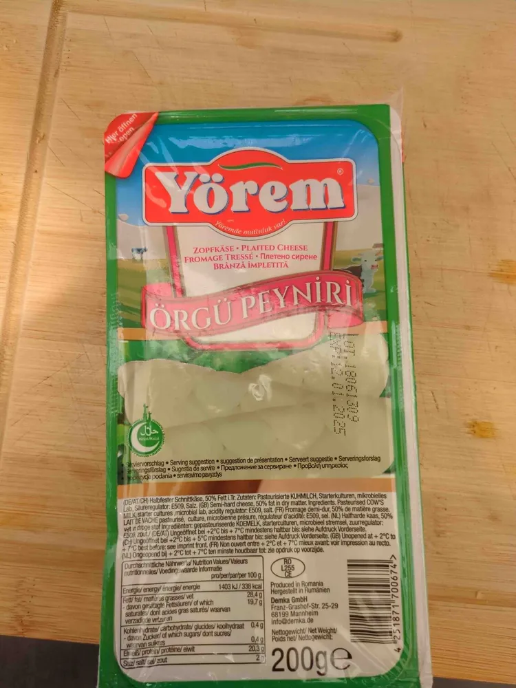 Fromage tressé örgü peyniri