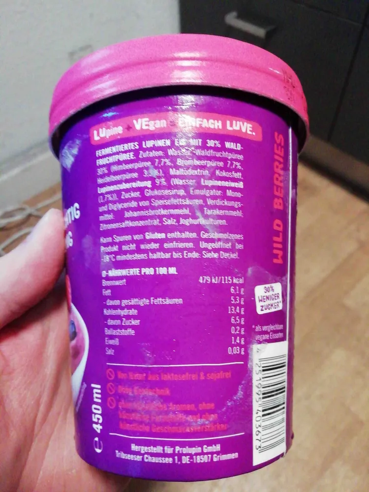 LUVE aus Lupinen Wild Berries Frozen Lughurt