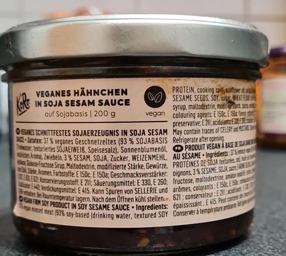 Vegan hähnchen in soja sesam sauce