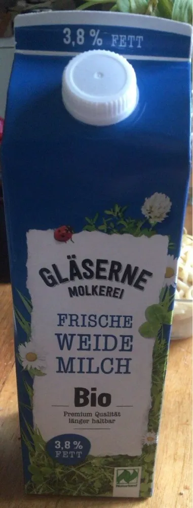 Frische Weidemilch