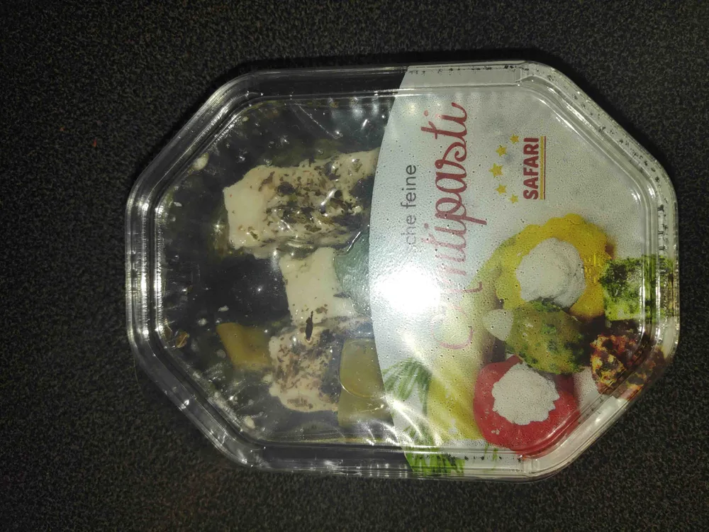 Schafskäse eingelegt in Kräutern & Koblauch