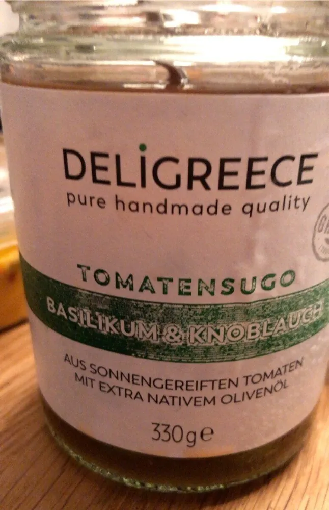 Tomatensugo, Basilikum und Knoblauch