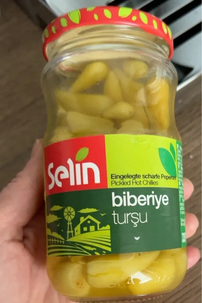 Eingelegte scharfe Peperoni