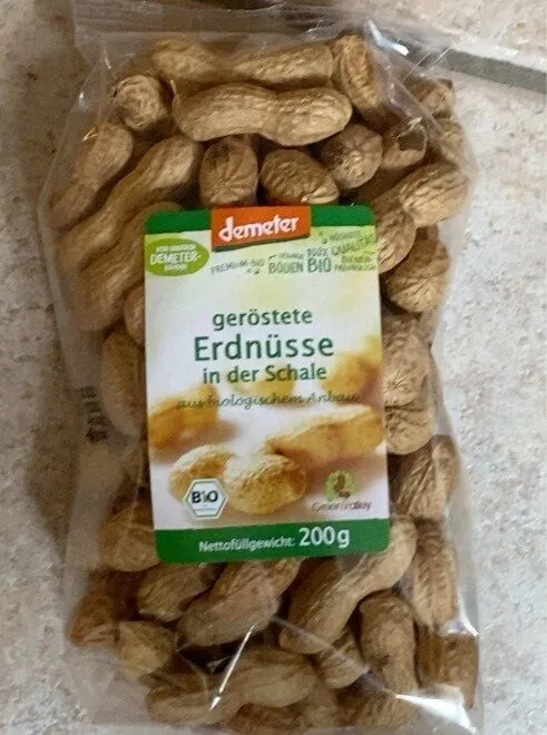 geröstete Erdnüsse in der Schale
