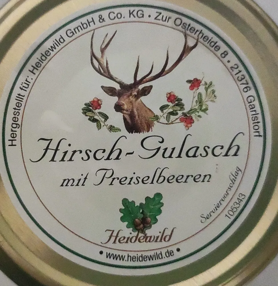 Hirsch-Gulasch mit Preiselbeeren