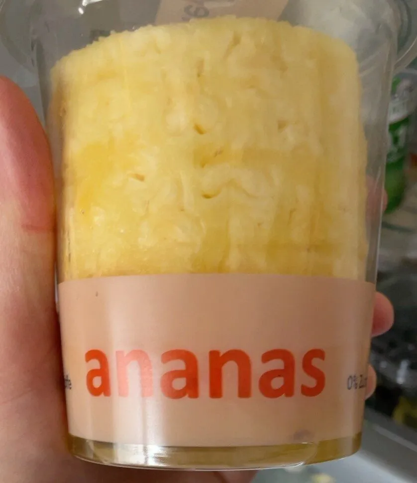 Ananas geschnitten