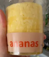 Ananas geschnitten