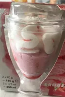 Eisdessert Erdbeere