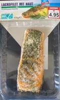 Lachsfilet mit haut