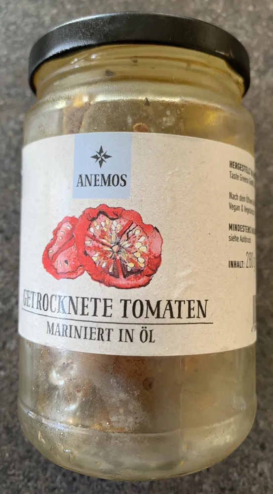 GETROCKNETE TOMATEN MARINIERT IN ÖL