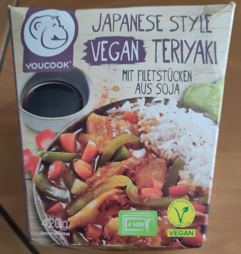 JAPANESE STYLE VEGAN TERIYAKI MIT FILETSTÜCKEN AUS SOJA
