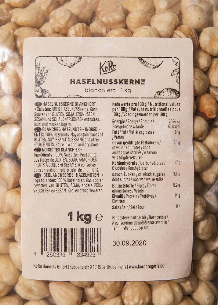 HASELNUSSKERNE blanchiert