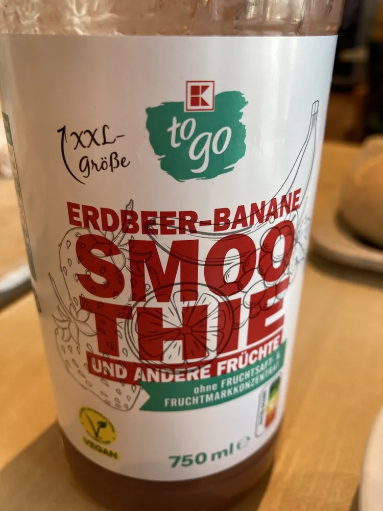 ERDBEER-BANANE SMOOTHIE