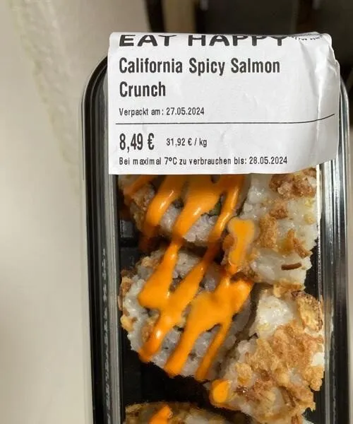 California Spicy Salmon Crunch Sushi