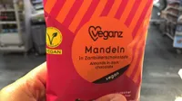 Almonds in dark chocolate : vegan