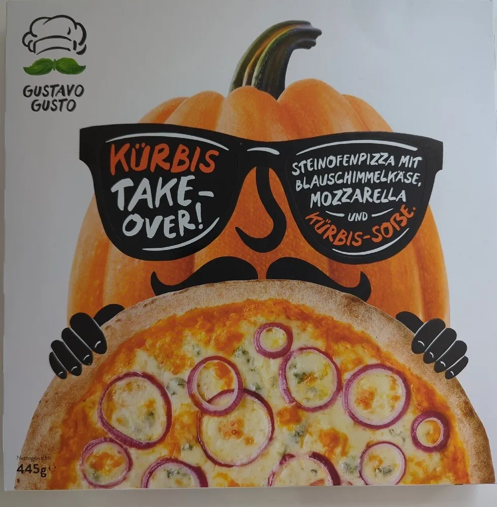 KÜRBIS TAKEOVER! STEINOFENPIZZA MIT BLAUSCHIMMELKÄSE, MOZZARELLA UND KÜRBIS-SOẞE.