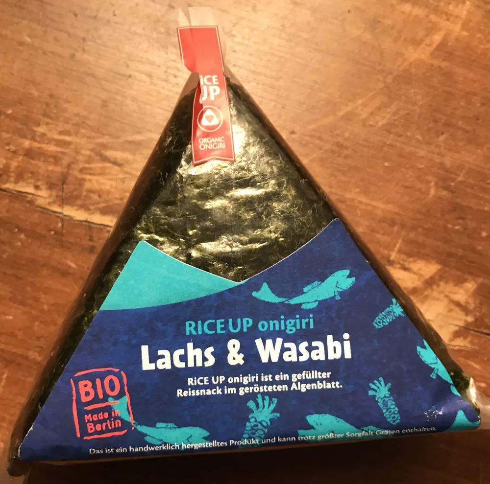 Rice up onigiri — lachs and wasabi
