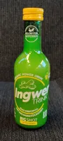 Bio-Ingwergetränk mit Ingwerstückchen
