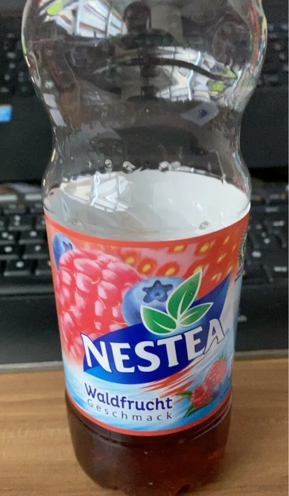 Eistee waldfrucht