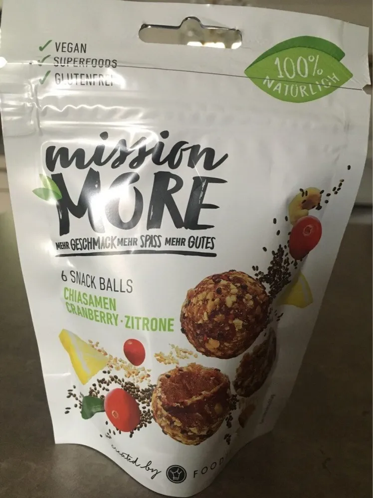 Snack balls chia cranberry citron